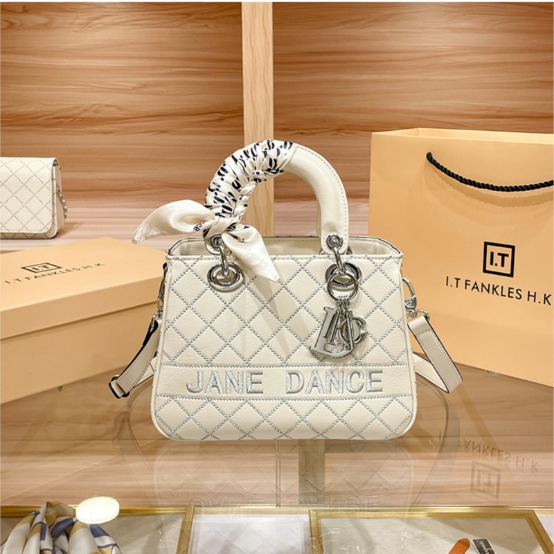 Tas Tangan Wanita Merk Ternama - Interior Design Grid ulasan dan harga